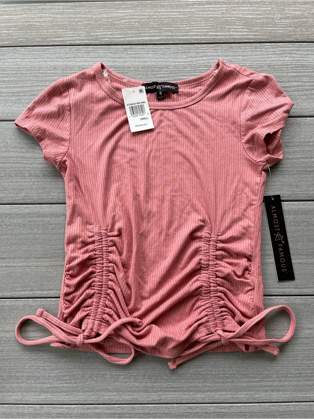 Almost Famous Women’s Rose Dawn Ruched Short Sleeve Top Size Small